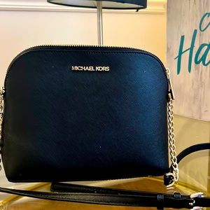 Gentle worn Michael Kors